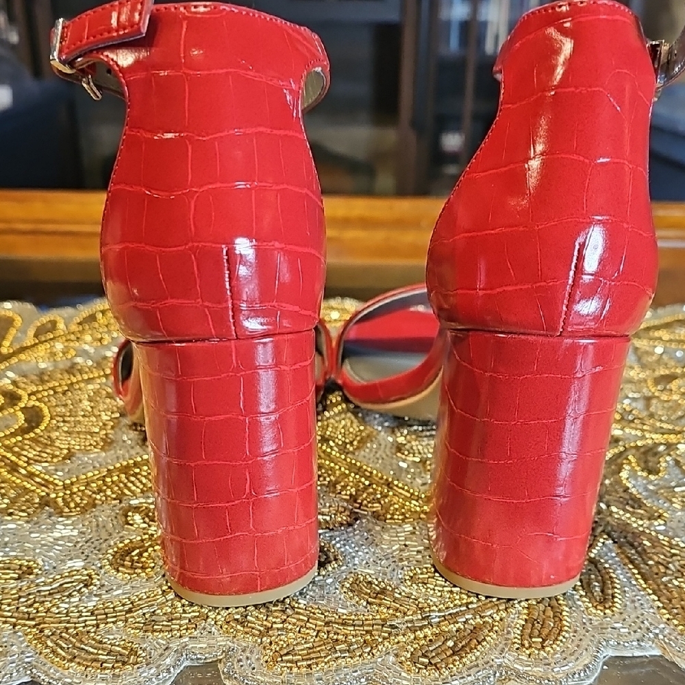 Worthington Vibrant Red Croc-Patterned Heels - Picture 8 of 9